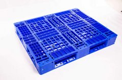塑料托盤長(zhǎng)期暴漏會(huì)不會(huì)受潮？